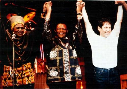 Paul together with Hugh Masekela and Miriam Makeba in 1987.