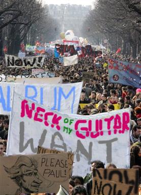 After negotiations, thanks to huge strikes and demonstrations (3 millions of people in France) The new album �Surprise� will be released on May 9 (!)