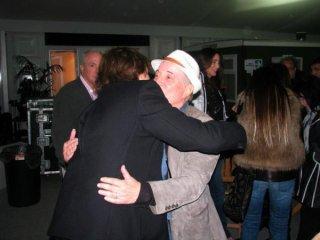 Paul Mc Cartney congratulates Paul . Hard Rock Calling 15 July 2012. Thanks to LBM for the photo