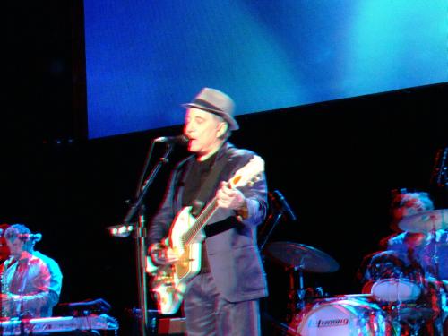 Paul Simon in 3D in Ziggo Dome; July 18, 2012. You need a red/cyan 3D glasses (which are very cheap) in order to see the 3D effect!