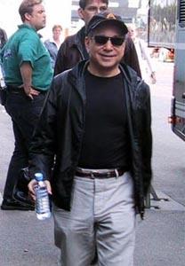 Paul, before the Ahoj show<br> (Netherlands)<br><br> 'He I'm so happy - I have my<br> water bottle and my leather jacket<br> again