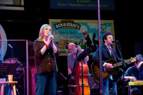 Harper Simon at etown, and is joined by the etones, with Helen on backup vocals, Chris on acoustic bass and Nick on the pedal steel guitar.