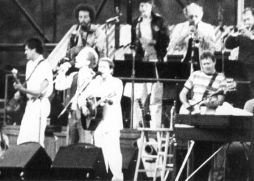Paul and Art and the band in Paris, 1982. But they might as well be Laurel and Hardy since the photo is so badly out of focus... Sorry.